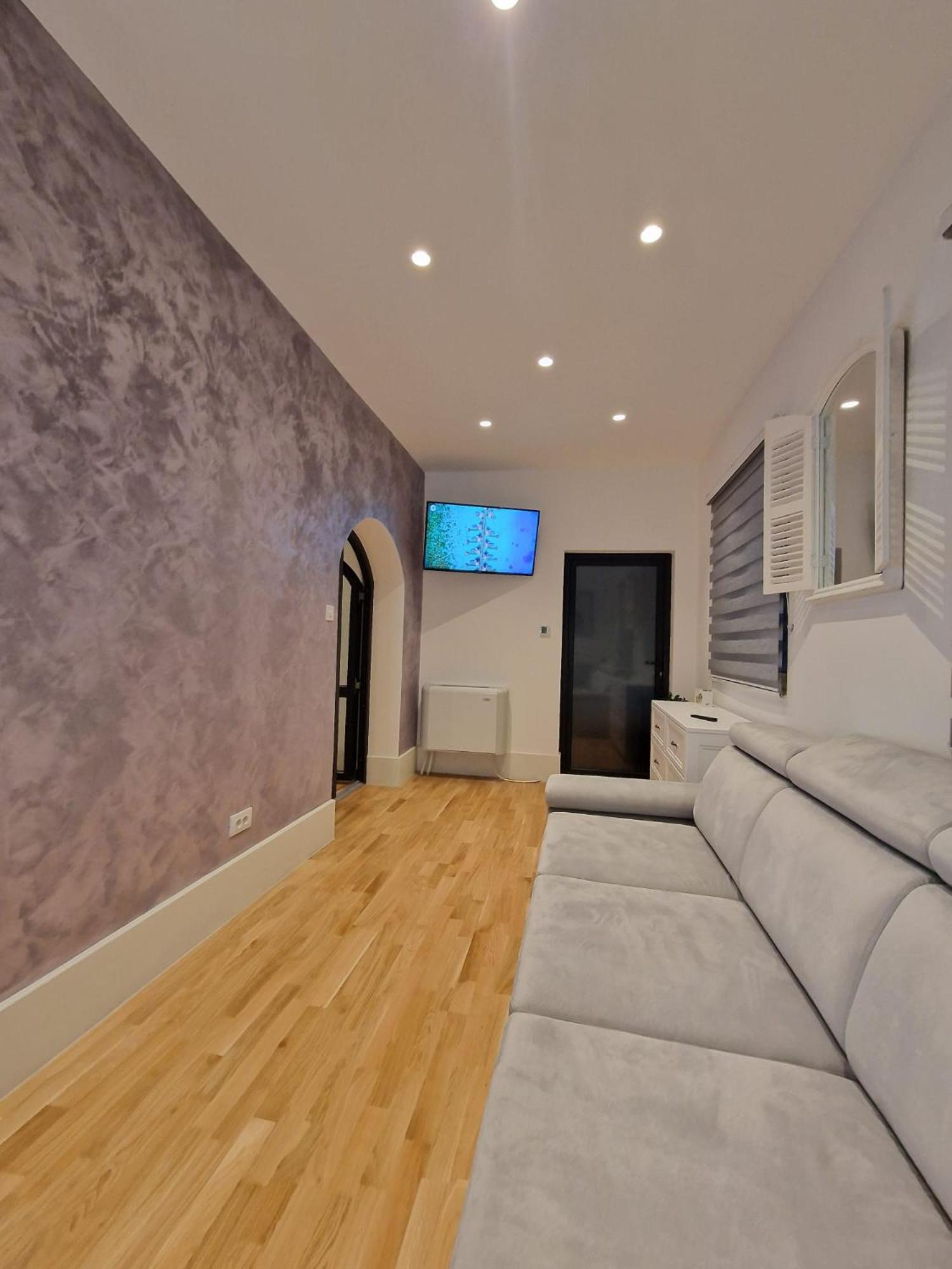 Apartamento Rokebea Luxury Braşov Exterior foto