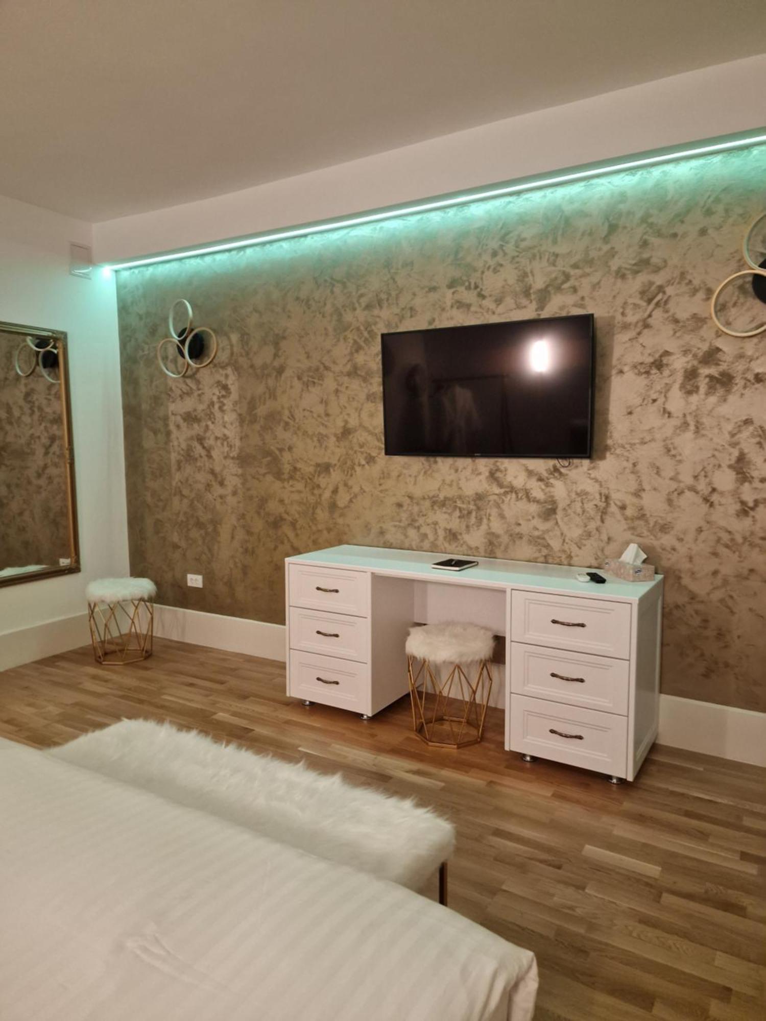 Apartamento Rokebea Luxury Braşov Exterior foto