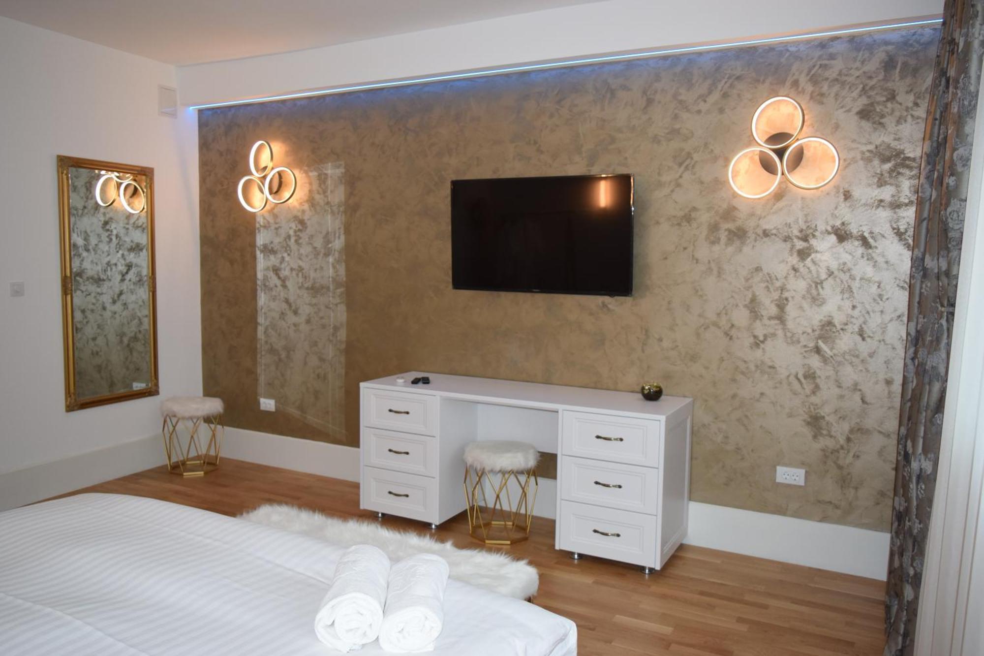 Apartamento Rokebea Luxury Braşov Exterior foto