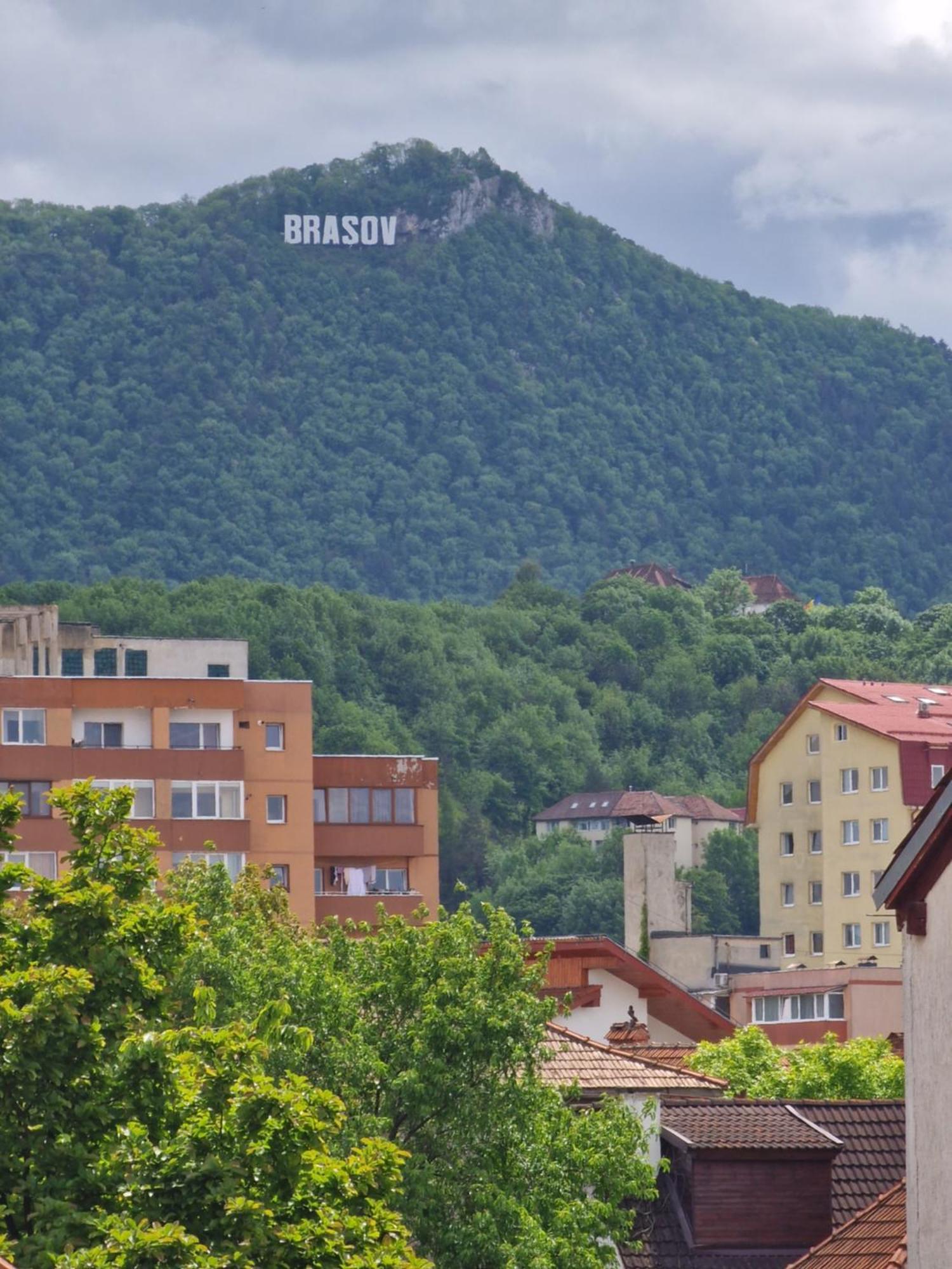 Apartamento Rokebea Luxury Braşov Exterior foto